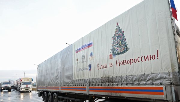 El décimo convoy humanitario a Donbás con los regalos para el Año Nuevo El décimo convoy humanitario a Donbás con los regalos para el Año Nuevo - Sputnik Mundo