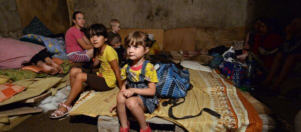 Niños en el abrigo en Gorlovka - Sputnik Mundo