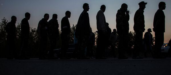 Prisioneros ucranianos - Sputnik Mundo