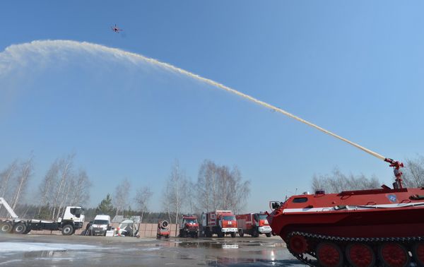 Equipos del Ministerio de Emergencias de Rusia - Sputnik Mundo