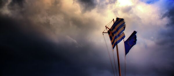 Banderas de UE y Grecia - Sputnik Mundo