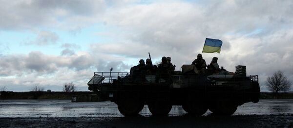 Milicias afirman hallar nuevos carros de combate de Kiev en Donbás - Sputnik Mundo