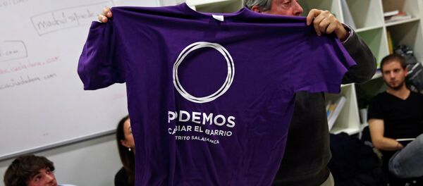 Podemos se afianza como la primera fuerza política en España - Sputnik Mundo