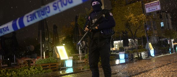 Un policía muerto en un atentado suicida contra una comisaría en Estambul Un policía muerto en un atentado suicida contra una comisaría en Estambul - Sputnik Mundo