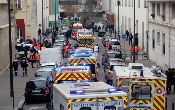 Ataque contra el semanario satírico Charlie Hebdo en París - Sputnik Mundo