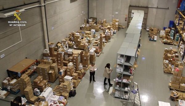 Desmantelada una red dedicada al tráfico ilegal de medicamentos mediante el “comercio inverso” - Sputnik Mundo