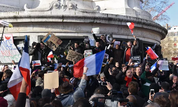 Marcha de la Unidad en París, la más multitudinaria de la historia francesa Marcha de la Unidad en París, la más multitudinaria de la historia francesa - Sputnik Mundo