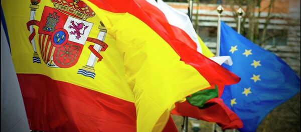 Флаг Испании на фоне флагов стран ЕС - Sputnik Mundo