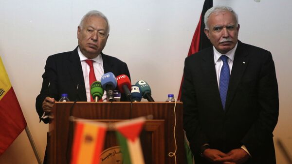 Ministro de Exteriores y Cooperación de España, José Manuel García-Margallo y su homólogo palestino, Riad Malki - Sputnik Mundo