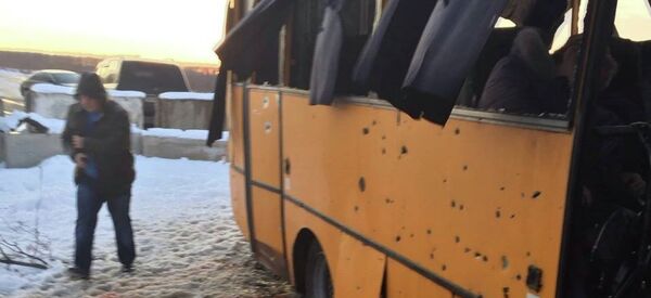 Al menos 10 muertos por el impacto de un proyectil en un autobús en Donbás - Sputnik Mundo