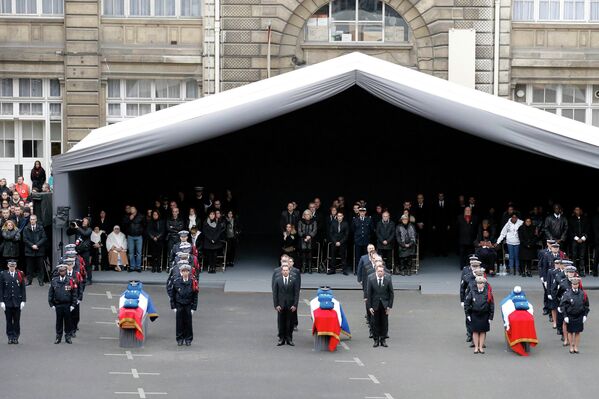 Despedida de las víctimas de los actos terroristas de París - Sputnik Mundo