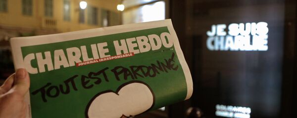 Musulmanes rusos califican como respuesta inaceptable el nuevo número de Charlie Hebdo - Sputnik Mundo