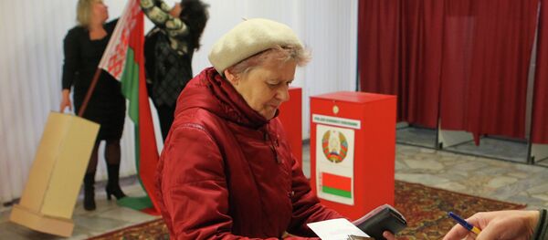 Lukashenko promete celebrar elecciones presidenciales honestas en Bielorrusia - Sputnik Mundo