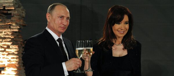 Presidente de Rusia, Vladímir Putin y presidenta de Argentina, Cristina Fernández de Kirchner - Sputnik Mundo