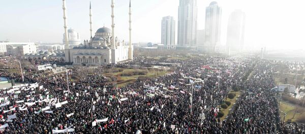 Manifestación en apoyo a los valores musulmanes en Grozni - Sputnik Mundo