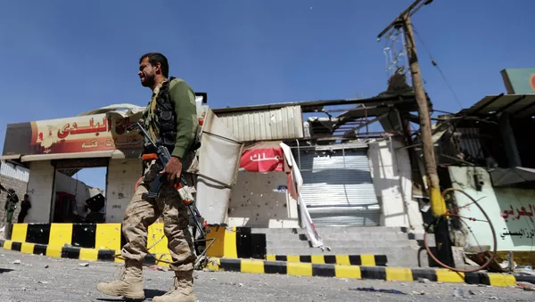 Houthi fighter - Sputnik Mundo