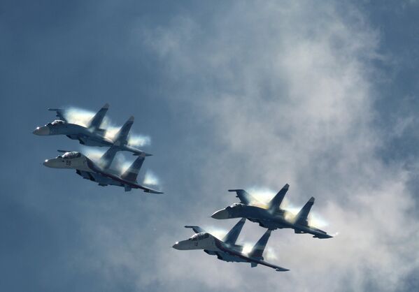 Las mejores escuadrillas de alto pilotaje del mundo Las mejores escuadrillas de alto pilotaje del mundo - Sputnik Mundo