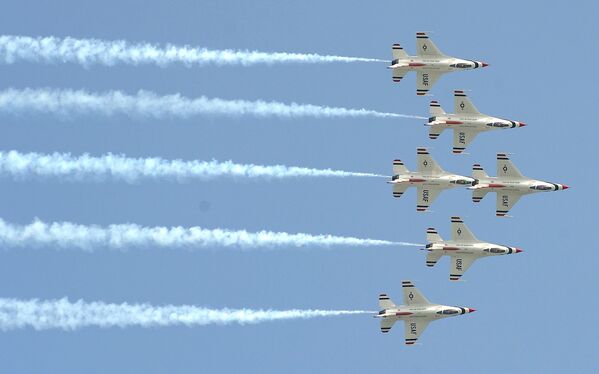 Las mejores escuadrillas de alto pilotaje del mundo Las mejores escuadrillas de alto pilotaje del mundo - Sputnik Mundo