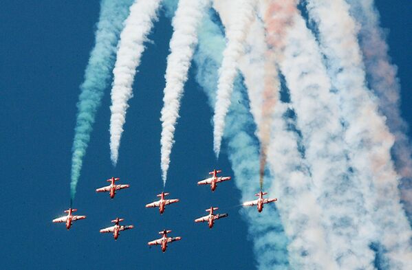 Las mejores escuadrillas de alto pilotaje del mundo Las mejores escuadrillas de alto pilotaje del mundo - Sputnik Mundo