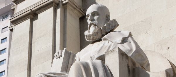 Monumento a Miguel de Cervantes en Madrid - Sputnik Mundo