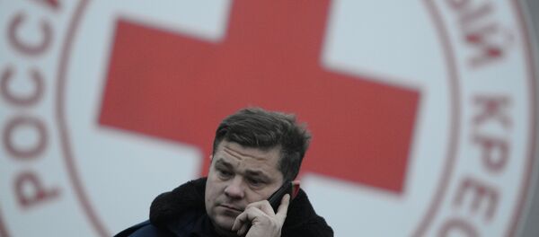 La Cruz Roja dice que permanecerá en Donbás pese a la escalada de violencia - Sputnik Mundo