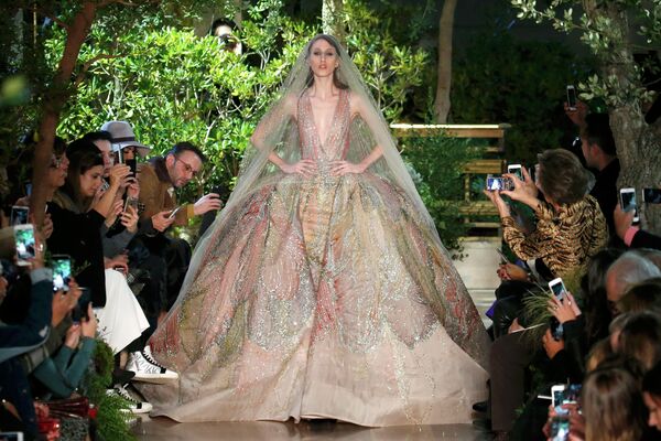 La moda de la próxima primavera vista desde París - Sputnik Mundo