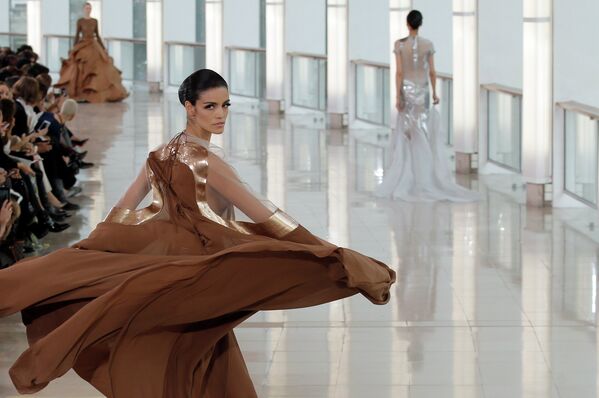 La moda de la próxima primavera vista desde París - Sputnik Mundo