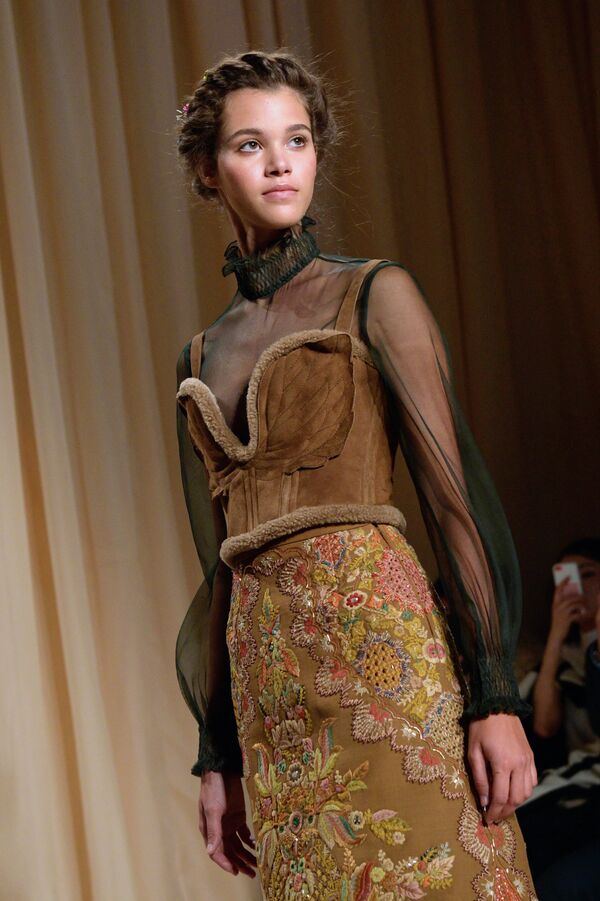 La moda de la próxima primavera vista desde París - Sputnik Mundo