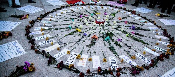 Marcha más en apoyo a los 43 estudiantes desaparecidos el pasado 26 de septiembre en Ayotzinapa - Sputnik Mundo