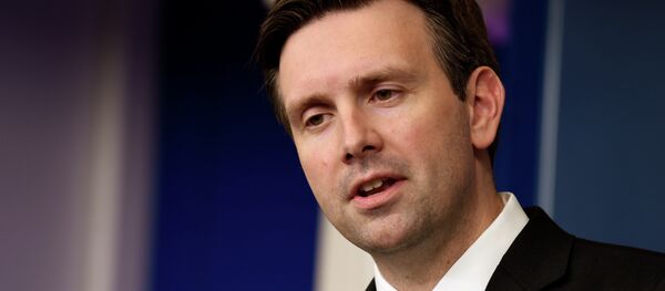 Josh Earnest, portavoz de la Casa Blanca - Sputnik Mundo
