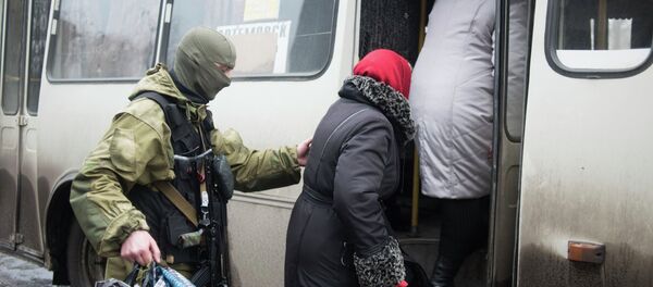 Donetsk y Kiev acuerdan un alto el fuego para evacuar civiles de Debáltsevo - Sputnik Mundo