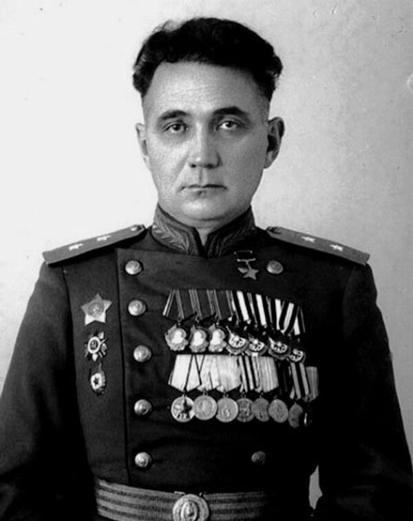 Khadzhi Umar Mamsúrov, participante en la Guerra Civil española - Sputnik Mundo