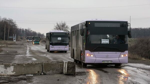 Эвакуация жителей из Дебальцево - Sputnik Mundo