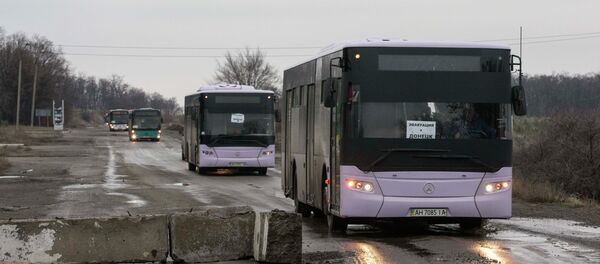 Эвакуация жителей из Дебальцево - Sputnik Mundo