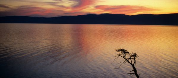 Atardecer en el lago Baikal - Sputnik Mundo