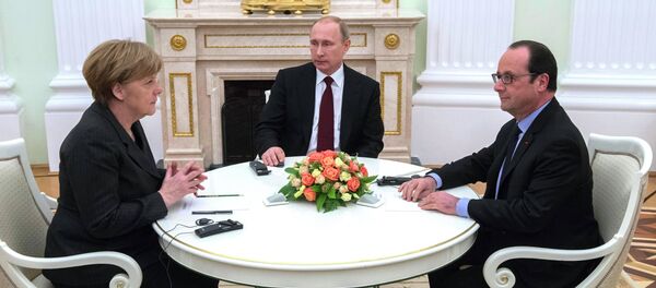 Президент России В.Путин провел рабочую встречу с канцлером ФРГ А.Меркель и президентом Франции Ф.Олландом - Sputnik Mundo