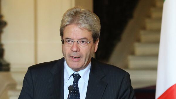 Italian Foreign Minister Paolo Gentiloni in Paris, France, Nov. 13, 2014 - Sputnik Mundo