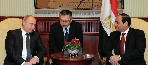 Президент России Владимир Путин (слева) и президент Египта Абдель Фаттах ас-Cиси - Sputnik Mundo