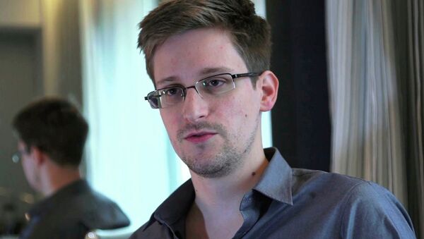 Edward Snowden, exagente de los servicios secretos de EEUU - Sputnik Mundo