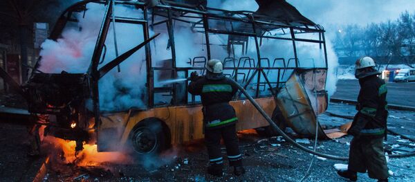 Последствия обстрела автостанции в Донецке Последствия обстрела автостанции в Донецке - Sputnik Mundo