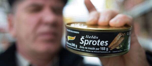 Латвийские шпроты могут запретить в ТС - Sputnik Mundo