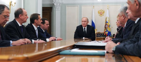 El presidente de Rusia, Vladímir Putin, en la reunión del Consejo nacional de Seguridad (archivo) El presidente de Rusia, Vladímir Putin, en la reunión del Consejo nacional de Seguridad (archivo) - Sputnik Mundo