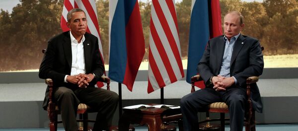 U.S. President Barack Obama (L) meets with Russian President Vladimir Putin during the G8 Summit at Lough Erne in Enniskillen, Northern Ireland in this June 17, 2013 - Sputnik Mundo