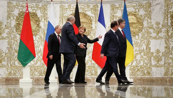 Peace talks in Minsk: Russian President Vladimir Putin, Belarusian President Alexander Lukashenko, German Chancellor Angela Merkel, French President Francois Hollande and Ukrainian President Petro Poroshenko - Sputnik Mundo