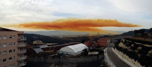 Nube tóxica en Igualada Nube tóxica en Igualada - Sputnik Mundo