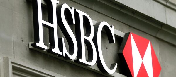 The logo of HSBC bank is seen at a branch office at the Paradeplatz in Zurich February 9, 2015 - Sputnik Mundo
