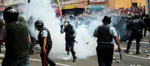 Marcha de la oposición contra Nicolas Maduro en Caracas, febrero 2015 Marcha de la oposición contra Nicolas Maduro en Caracas, febrero 2015 - Sputnik Mundo