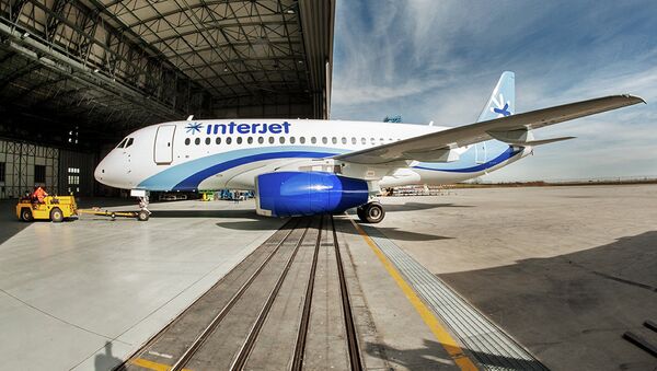 SSJ100 for Interjet - Painting the livery - Sputnik Mundo