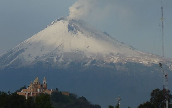 Volcán Popocatépetl - Sputnik Mundo