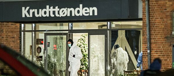 Forensic investigators are seen at the site of a shooting in Copenhagen February 14, 2015 - Sputnik Mundo